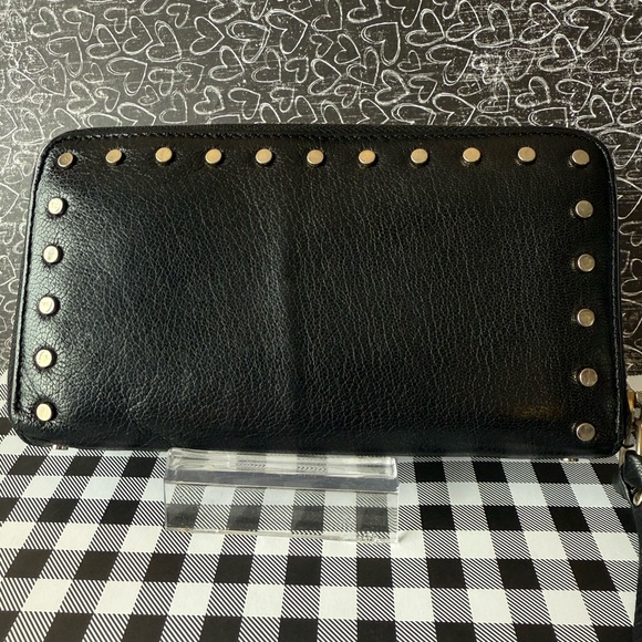 Jimmy Choo Black Leather Zip Wallet - Picture 3 of 6